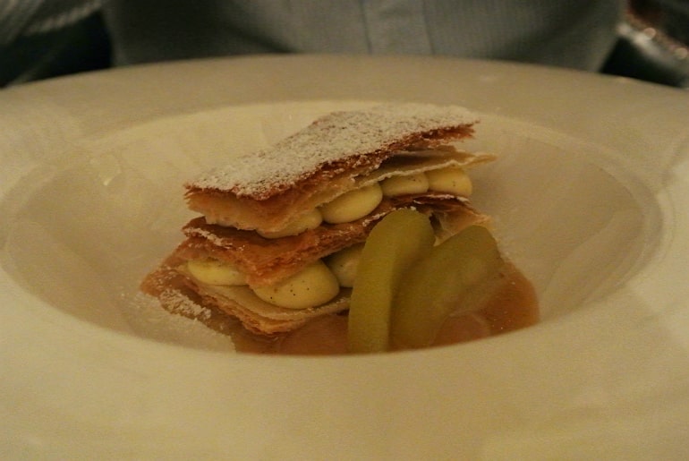 Helsinki hotel Kamp brasserie apple pastry