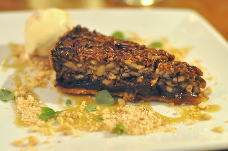 old thatched inn adstock pecan pie